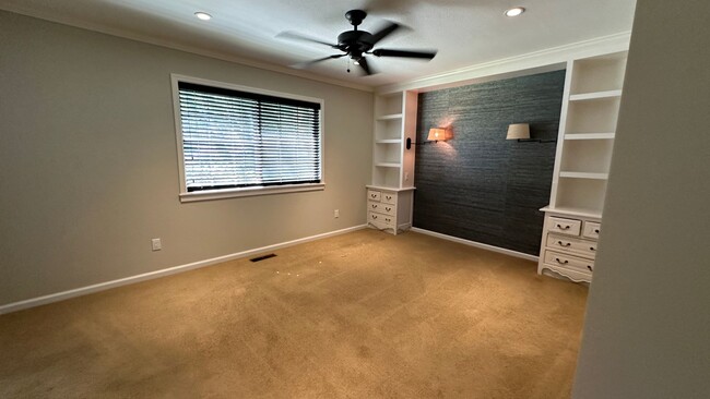 Foto del edificio - 3bd/2ba House Close to Downtown Kenwood!