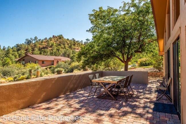 Foto del edificio - 3 br, 2 bath House - 70 White Cedar Drive