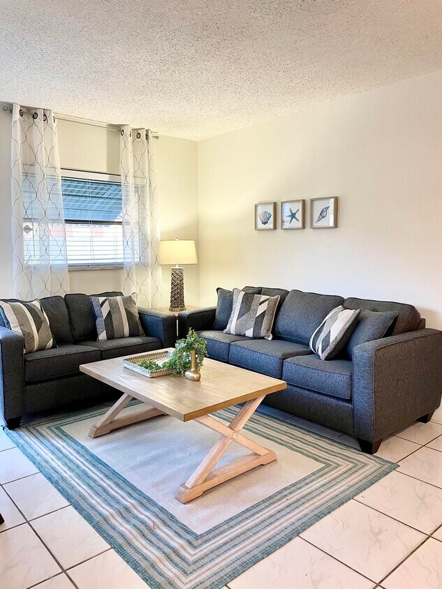 262 SE 9th Ave, Deerfield Beach, FL 33441 Townhome Rentals in