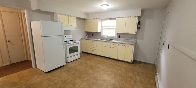 Building Photo - 1072 Lassie Ln SW