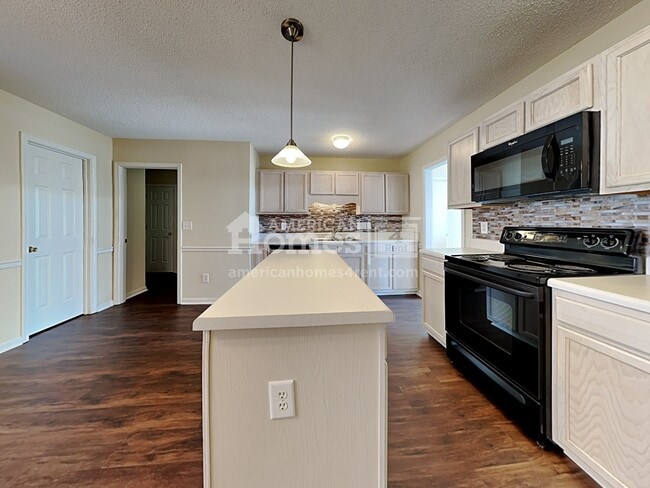 Building Photo - 909 Pecan Ridge Circle