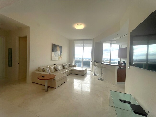 Foto del edificio - 15901 Collins Ave