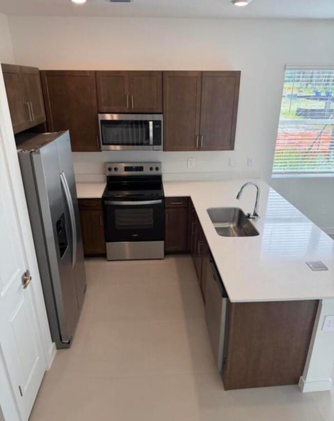 Building Photo - 147 Lakeside Lndg Dr