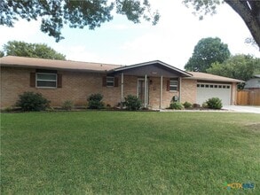 Building Photo - 1309 Azalea Ln