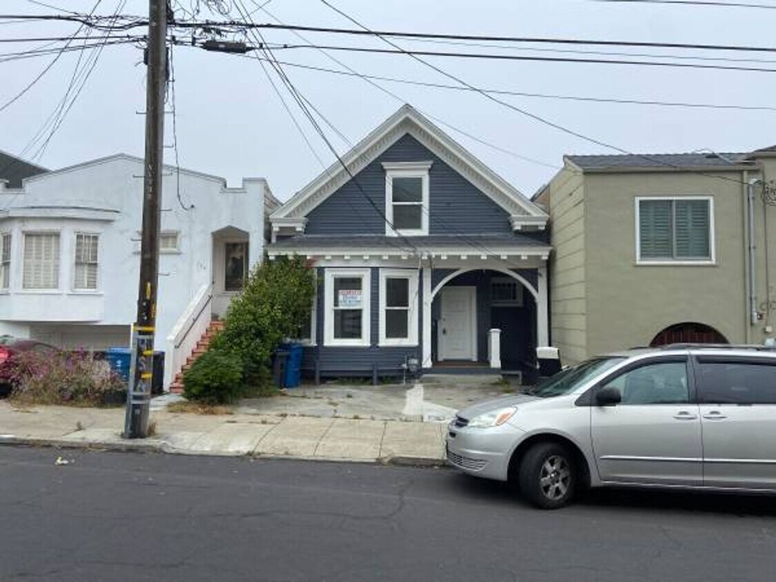 Primary Photo - REMODELED HOME AVAILABLE NOW!
