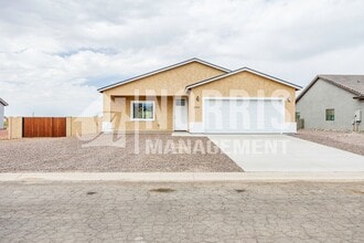 Building Photo - 12532 W Delwood Dr