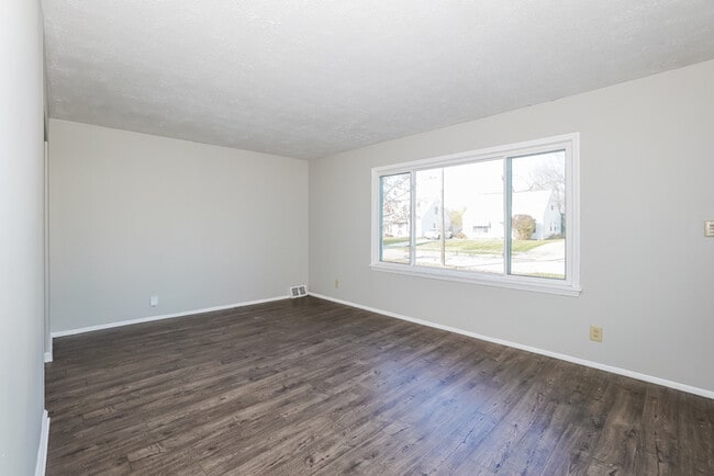 Building Photo - 26900 Zeman Ave