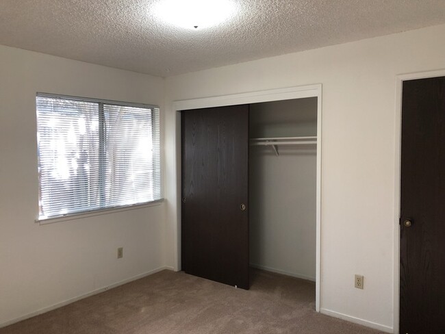 Building Photo - 9362 Mira Del Rio Dr