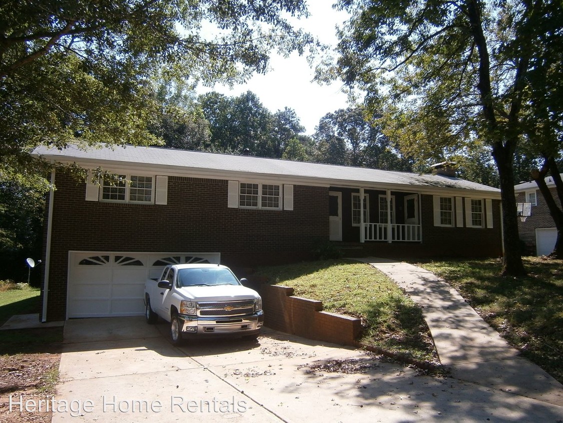 Primary Photo - 3 br, 2 bath House - 3827 Sherwood Drive