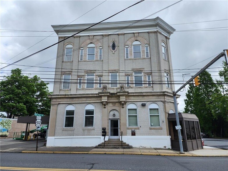 Primary Photo - 1 N Broadway Unit 101 ADA