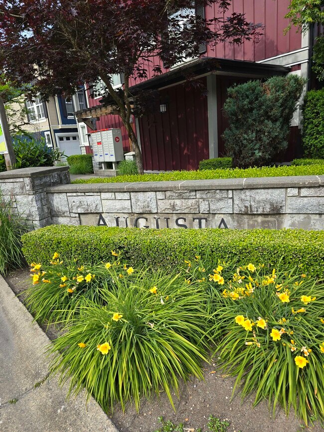 Photo du bâtiment - 18211-18270 70 Ave