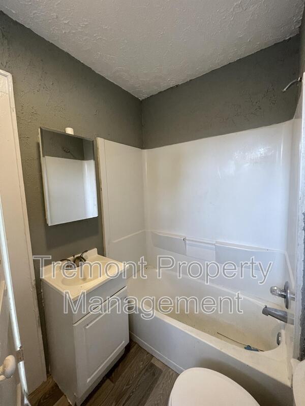 Photo - 727 Carden Ave House