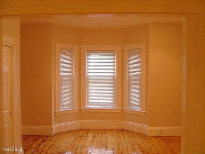 Primary Photo - 40 Chester St