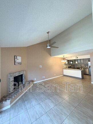 Building Photo - 2127 E 10th St