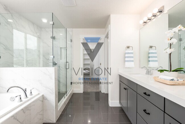 Building Photo - 2304 E Snowy Peak Dr