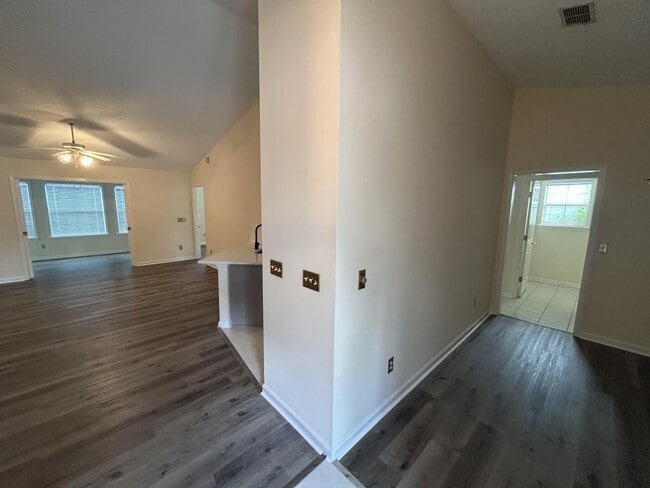 Foto del edificio - 1201 Formby Ct