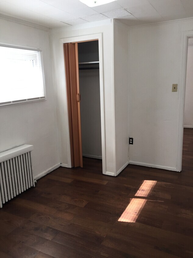 Building Photo - 338 1st St