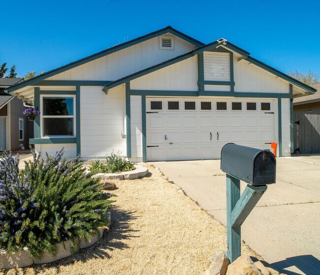 Foto del edificio - 3 Bed 2 Bath NorthWest Reno Home