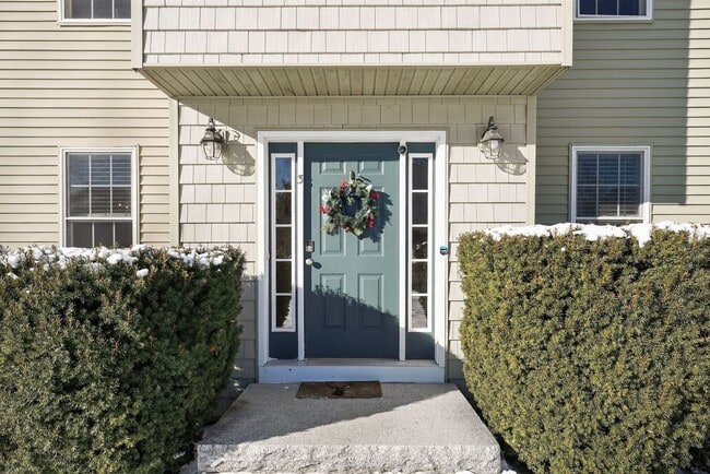 Building Photo - 3 Diana Hill Dr