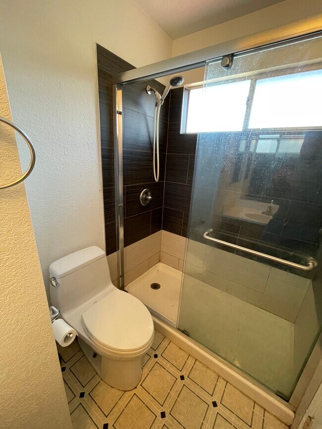 Baño - 595 Cape Cod Dr