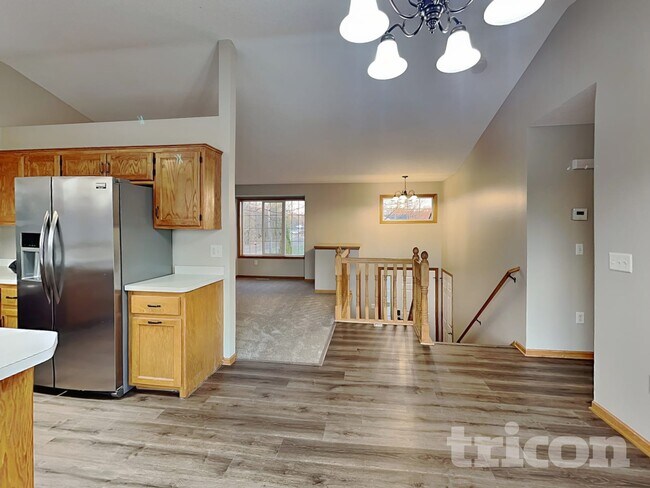 Foto del edificio - 1500 Powell St N