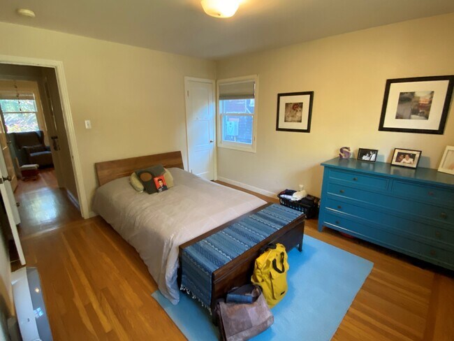 bedroom - 1521 Milvia St