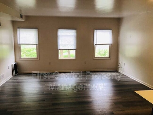 Building Photo - 403 Walnut St