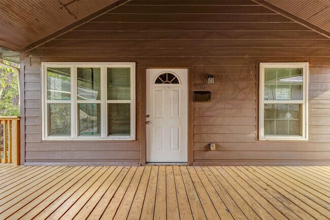 Foto del edificio - 7118 Karen St