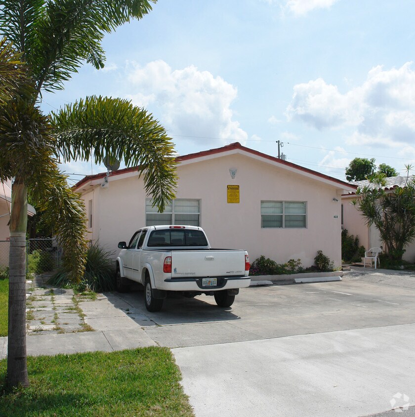 Foto del edificio - 622 NE 4th St