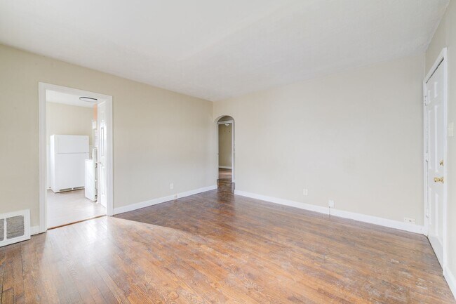 Foto del edificio - Cute 2 bedroom single family house in Bel-nor with attached garage.