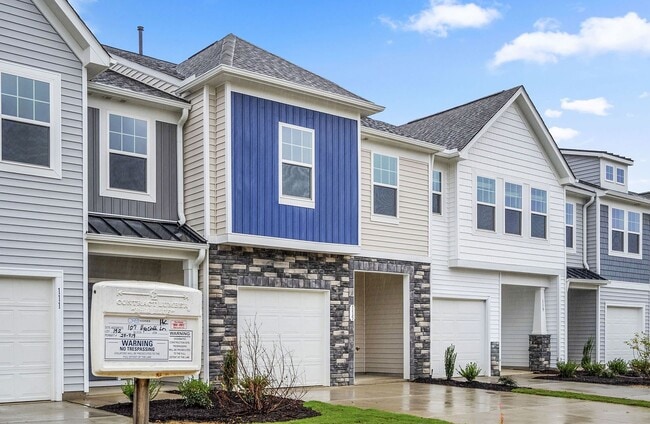 Building Photo - 115 Hyacinth Ln