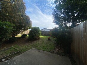 Building Photo - 15626 NE Milton Pl