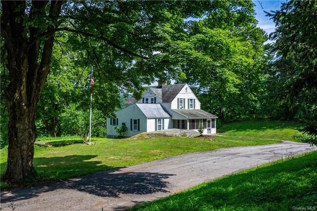 Building Photo - 420 Quaker Hill Rd