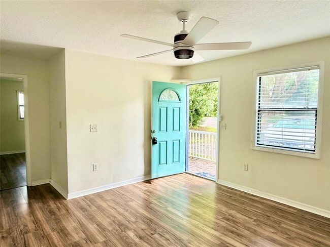 Foto del edificio - 1614 Jessamine Ave