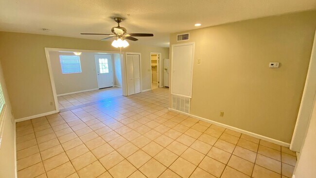 Foto del edificio - Cozy 3-Bedroom/1.5-bathroom Single Family Home in Casselberry!