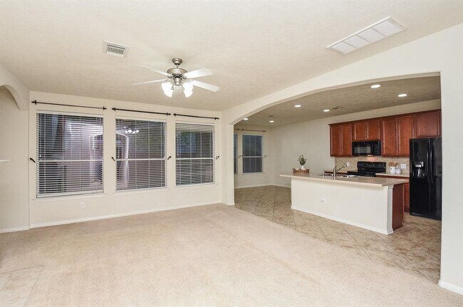 Building Photo - 6 S Burberry Park Cir