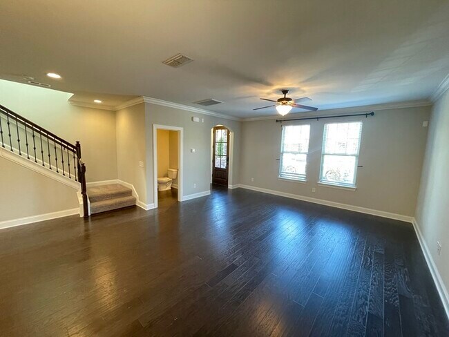Foto del edificio - Ashcrest home with 3 bedrooms, nice kitchen!