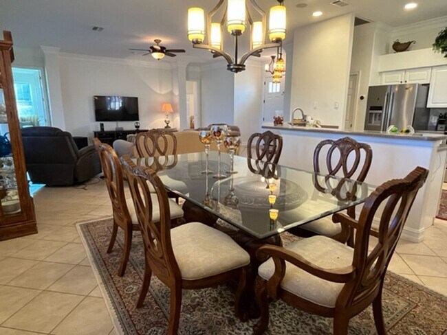 Foto del edificio - 12561 Lake Run Dr