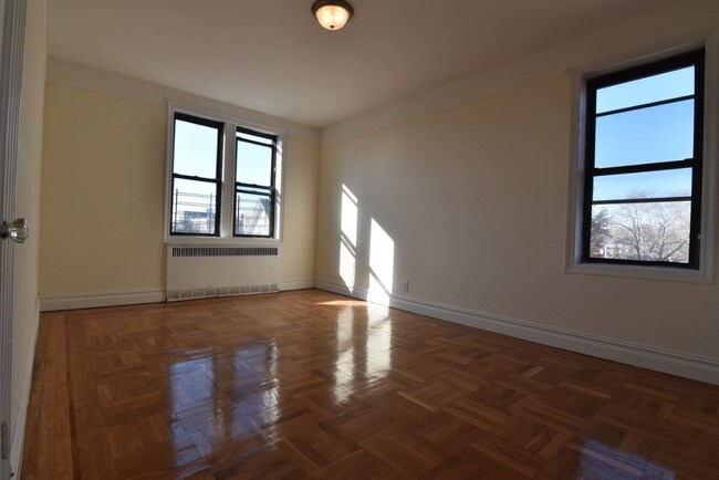 Foto del edificio - 2121 82nd St