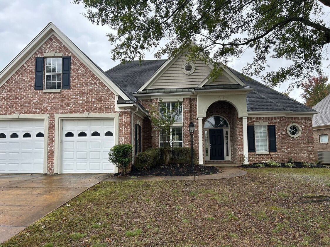 Foto principal - 3069 Roseleigh Dr