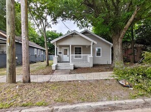Building Photo - 1728 6th St W