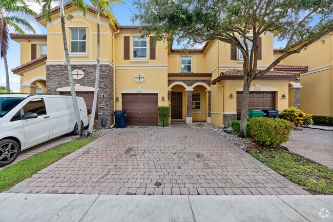 Building Photo - 8618 NW 113th Ct