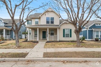Building Photo - 10015 Pinecrest Dr