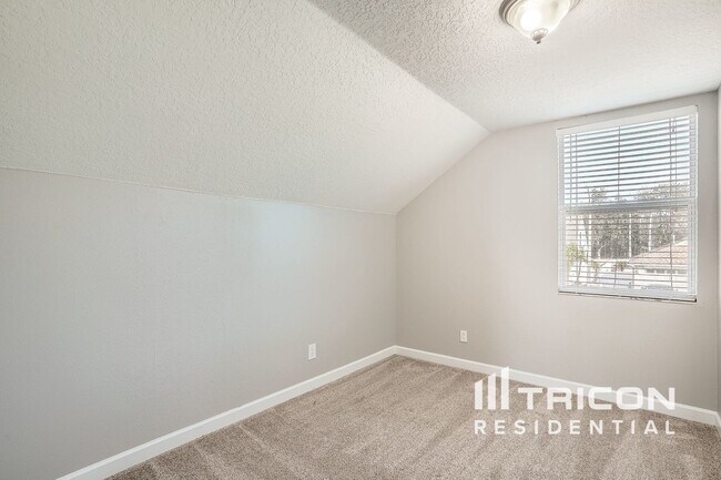 Building Photo - 1648 Harbor Oaks Dr