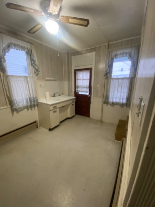 Building Photo - 203 Loucks Ave