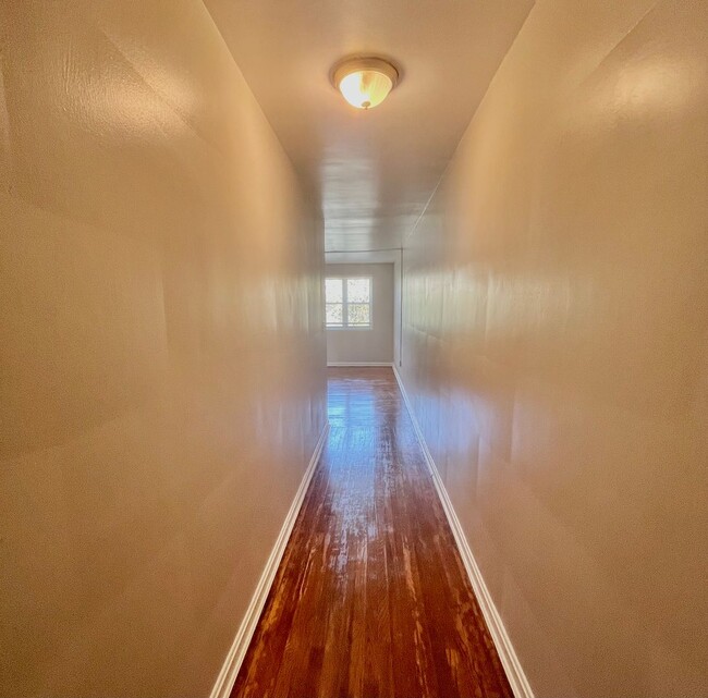 Building Photo - 810 Longfellow St NW