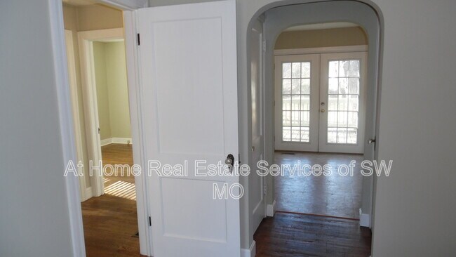 Foto del edificio - 1913 S Dollison Ave