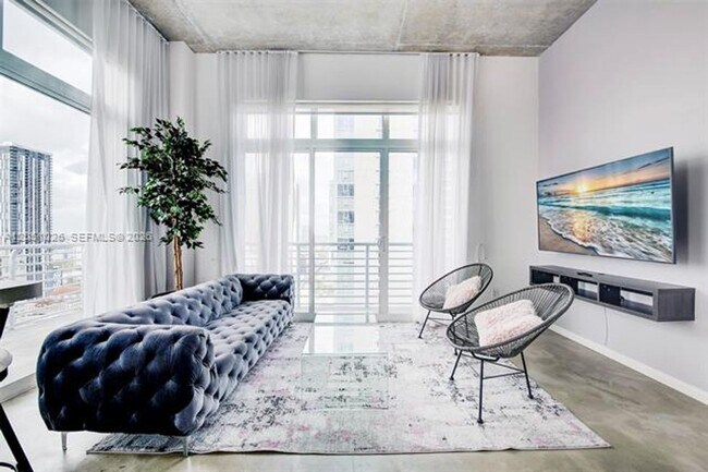 Building Photo - 16400 Collins Ave
