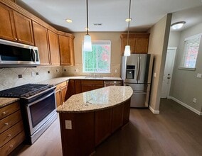 Building Photo - 34822 SE Jacobia St