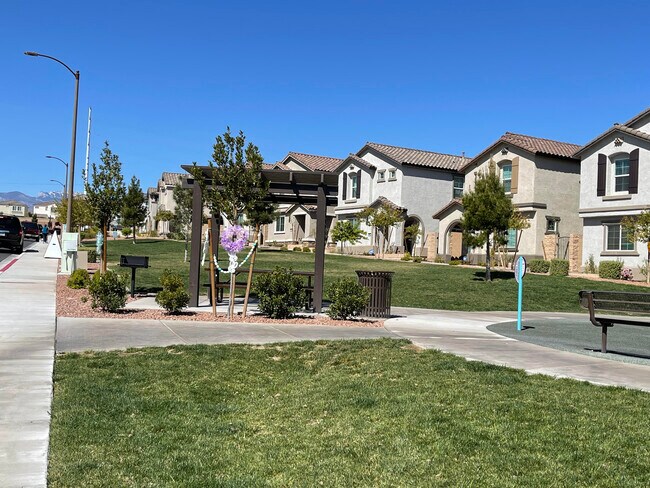 Foto del edificio - 10615 Sariah Skye Ave
